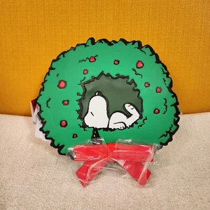 Loungefly Peanuts Snoopy Woodstock Weihnachtskranz beleuchtet Umhängetasche NEU - Bild 1 von 11