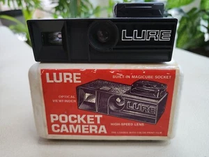 RARE OLD PLASTIC LURE POCKET CAMERA in OEM Box with Manual. BLACK - Bild 1 von 5
