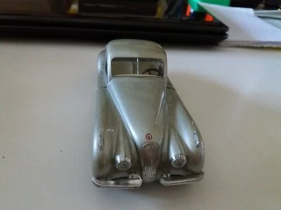 Modellino BURAGO JAGUAR XX120 (1948) 1/24 - Immagine 1 di 4