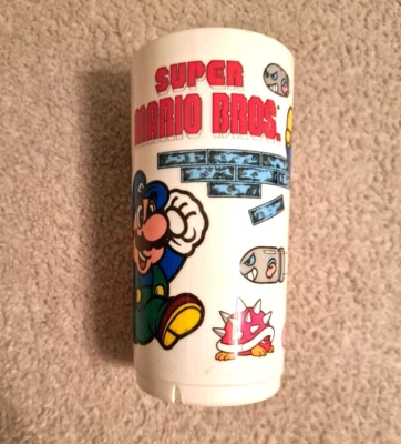 VINTAGE SUPER MARIO BROS 16 OZ. CUP FROM 1989 - PETER PAN INDUSTRIES - USA - Image 1 of 4