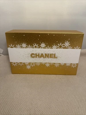 Nuevo en caja Chanel Maximum Brilliance Navidad 2024 Brillo de labios Trío Set de regalo con bolsa Foto 1 de 4