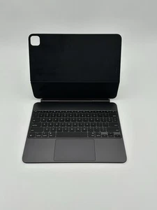 Apple Magic Keyboard Case iPad Pro 13 pouces M4 - Noir A2974 MWR53LL/A - Photo 1/12