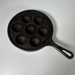 Griswold Vintage A962 USA #32 Cast Iron Aebleskive Danish Cake Pan Eggs - Picture 1 of 13