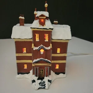 Disney's A Christmas Carol Illumina Scrooge Ebenezer House - Foto 1 di 14