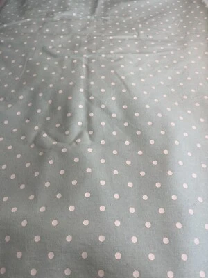 Par de cortinas Pottery Barn Kids Robin huevo azul blanco lunares negras 44x84 Foto 1 de 4