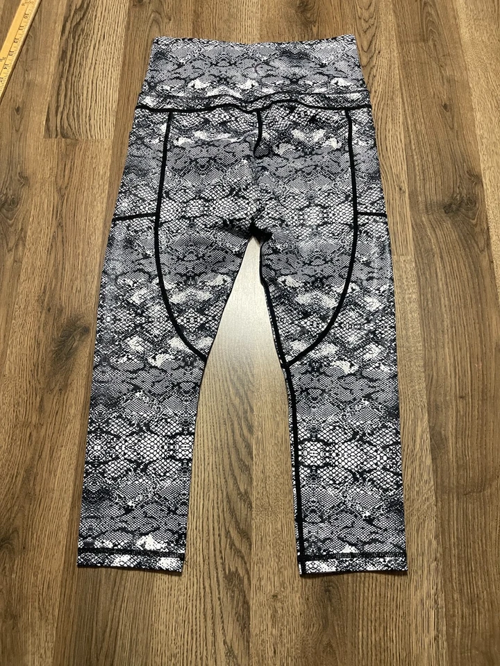 Pantalones ZYIA, Mujer Talla 4 Azul Blanco, Estampado Serpiente, Leggings Capri Foto 1 de 4