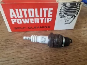 10 X VINTAGE AUTOLITE/ MOTORCRAFT SPARK PLUGS ....AER 22 - Picture 1 of 3