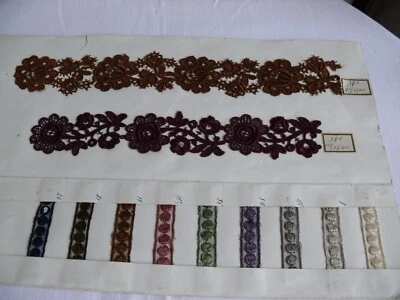 Galons décor floral en soie sur tulle échantillon sur carte d'époque vers 1900  - Photo 1/4