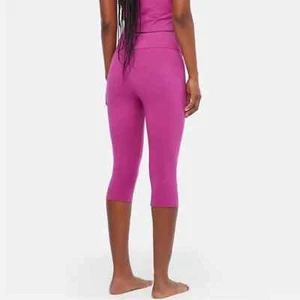 NEW LACAUSA X REVOLVE Astral Medium Capri Legging Dragonfruit - Picture 1 of 8