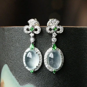 Elegante 925 Silber Ohrstecker – Jade mit Eis-Optik, stilvoll und edel - Picture 1 of 4