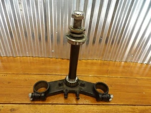 Triumph 93-98 Sprint & 91-95 Trophy TRIPLE TREE FORK YOKE CLAMP T2040945 - Picture 1 of 2