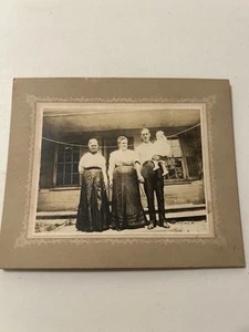 Vintage Victorian Ladies And Man With Baby Photograph Antique Photos 1900s CDV - Picture 1 of 8