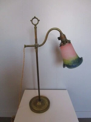 Lampe ancienne laiton et tulipe  pate de verre  " Le verre Français " - Photo 1/4