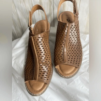 Sandalias de tacón Dr Scholl’s para mujer color tostado 4 pulgadas (tacón) Foto 1 de 4