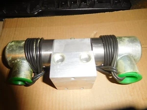Versa 4 Way Solenoid valve With 120V COIL 1/4" - Picture 1 of 6