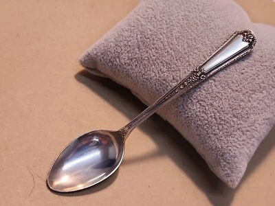 NO MONOS Toalla Patentada 1924 Esterlina Luis XIV 4-1/4" Cuchara Demitasse 9 Gr Usada en Excelente Condición  Foto 1 de 4