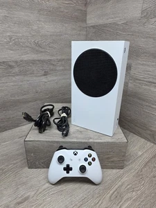 Microsoft Xbox Series S 512GB Console Gaming System White with controller/cables - Picture 1 of 13