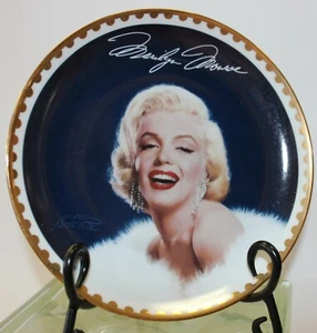 Marilyn Monroe Collector Plate "Essence of Glamour" 1995 Bradford Exchange - Picture 1 of 3