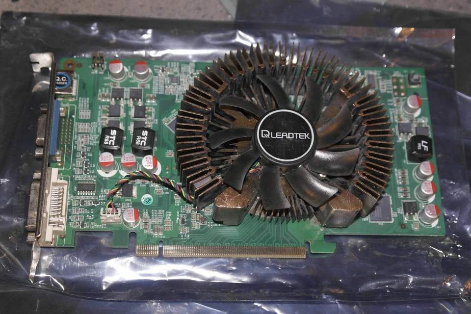 Nvidia GeForce 9800 GT 512MB GDDR3 PCI-e 16* VGA DVI HDMI video card Leadtek - Image 1 of 4