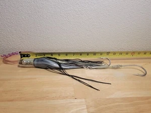 Joe Yee Honolulu Hawaii Big Game Fishing Lure Marling Rigged Silver/Black - Picture 1 of 4