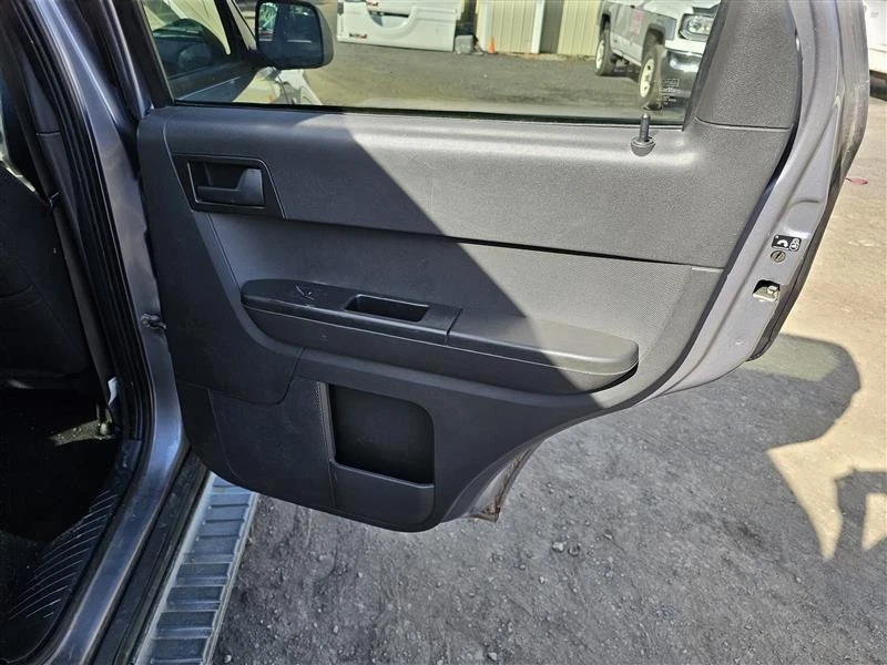 Rear Door Trim Panel FORD ESCAPE PASSENGER 08 Foto 1 de 1