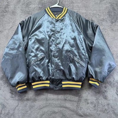 Chaqueta de Colección King Louie Pro Fit Talla Grande Azul Marino Satinado Snap Bomber en Blanco Foto 1 de 4