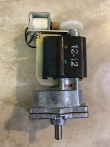 SONIC LID MOTOR SERVO by STERIS Corporation OEM #: P413720657 - Picture 1 of 3