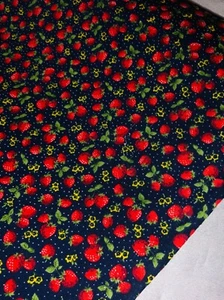 1 Meter Marine/Rot Erdbeer Druck 100% Reine Baumwolle Stoff 45" Breit Kleid Handarbeit - Bild 1 von 3