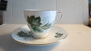 Elizabethan Fine Bone China England GREEN FERN Teacup & Saucer - Picture 1 of 5
