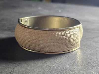 Винтажный Sarah Coventry кремовый Mademoiselle льняной браслет манжеты браслет, золотой тон - Изображение 1 из 4