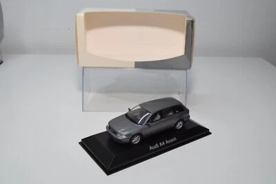 B38 1:43 MINICHAMPS AUDI A4 AVANT MET. RIVENDITORE GRIGIO CHIARO ARGENTO NUOV... - Immagine 1 di 4