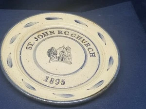 Placa de cerámica de coleccionista vintage 1895-1995 iglesia esmaltada con sal - Imagen 1 de 6