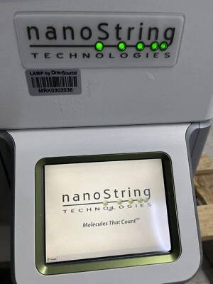 Robot automatizado de manejo de líquidos NanoString nCounter 5s estación de preparación Foto 1 de 4