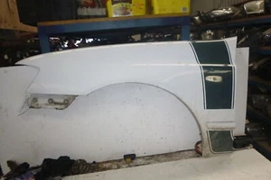 FORD BA BF FALCON / FAIRMONT FRONT GUARD / FENDER LEFT A1 WINTER WHITE - Picture 1 of 2