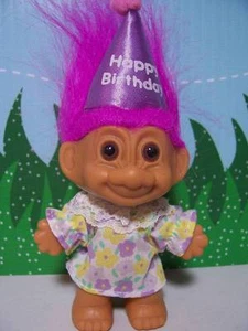 Raro FELIZ CUMPLEAÑOS NIÑA - 3" Muñeca Russ Troll - NUEVO EN BOLSA ORIGINAL - Imagen 1 de 5