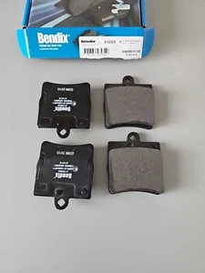 Bendix Rear Brake Pad Set fit Mercedes-Benz C-Class W202 E-Class W124 0024205120 - Picture 1 of 7
