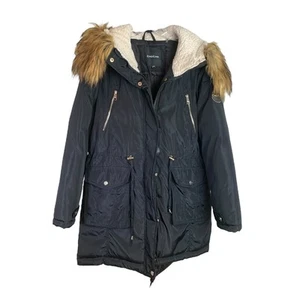 Abrigo Bebe para mujer talla L negro imitación piel capucha cremallera completa prendas exteriores a presión chaqueta acolchada - Imagen 1 de 11