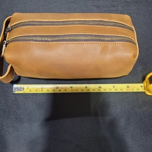 Borsa da toeletta Rising Sun London in pelle marrone con 2 tasche e zip - Foto 1 di 5