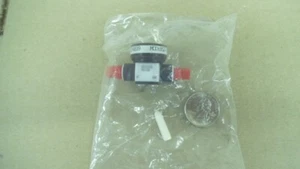 Entegris Upland pneumatic valve 1/8 female NPT 852-11302-1 - Picture 1 of 2