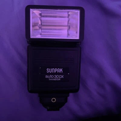 Flash electrónico tiristor Sunpak Auto 30DX para Nikon Foto 1 de 3