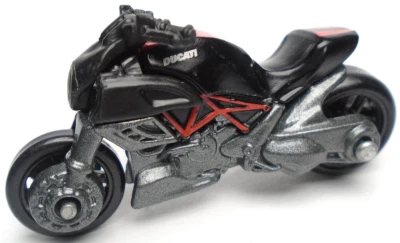 Hot Wheels Ducati Diavel HW 2016 moto negra 1:64 diecast 2 3/8" motocicleta con rojo Foto 1 de 4