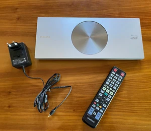 Samsung BD-ES7009 Blu-Ray mit Wandhalterung für Bang Olufsen - Bild 1 von 4