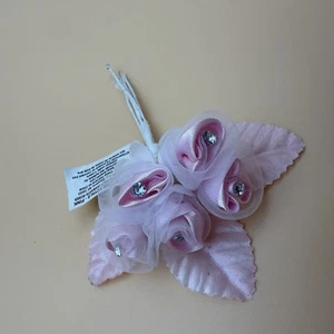 Amscan Satén Transparente Cinco Flores Con Estrás Mini Selecciones Rosa Claro - Imagen 1 de 6