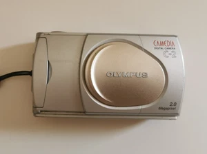 Olympus Digital Camera Camedia C-2 2.0MP Silver - Picture 1 of 8