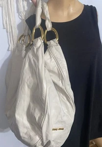 Auténtico bolso de hombro de cuero Miu Miu y2k vintage raro crema hobo monedero - Imagen 1 de 17