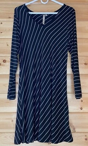 Abito tunica comodo USA taglia media nero bianco a righe modal manica lunga elasticizzato - Foto 1 di 14