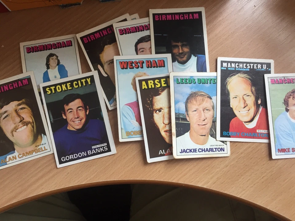 A&BC Gum 1972/73 Footballers Orange/Red Football Cards - Image 1 of 2