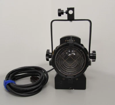 LTM Pepper 650W Tungsten Fresnel Light - Image 1 of 4