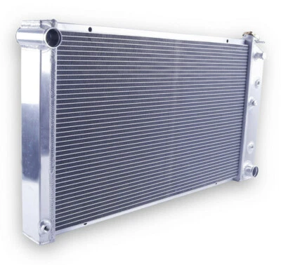 3 Row Aluminum Radiator For 1975-1986 Chevrolet C10 C20 C30 4.1L 4.7L 5.0L 5.7L Foto 1 de 4