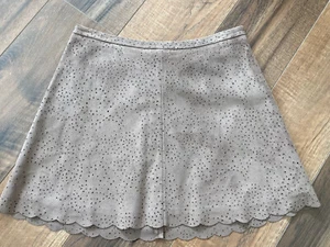 Gonna nuova con etichette BCBG Maxazria Sheryl scamosciata aderente e svasata moka taglia S org $148 - Foto 1 di 4